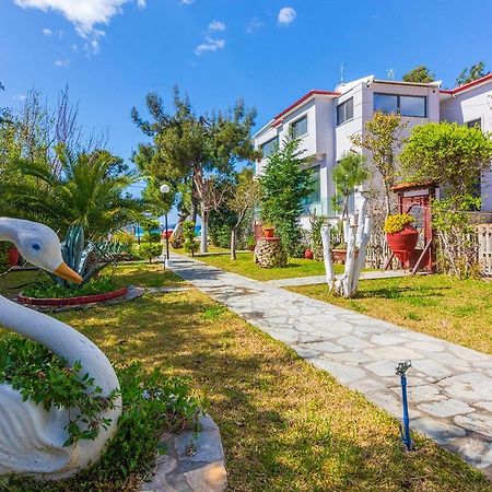 Galazia Akti Seaside Apartments Nikiti  Exteriör bild