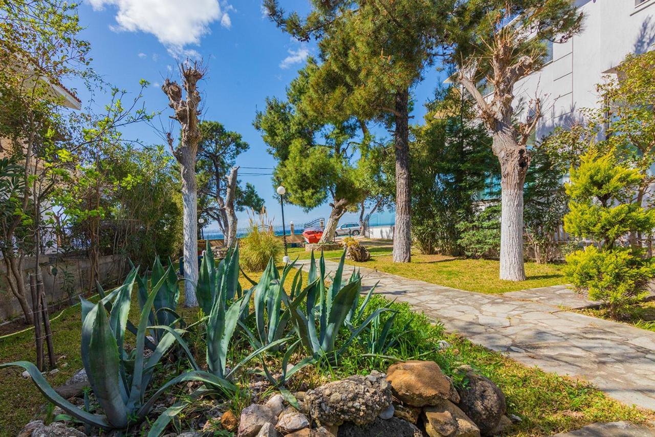 Galazia Akti Seaside Apartments Nikiti  Exteriör bild