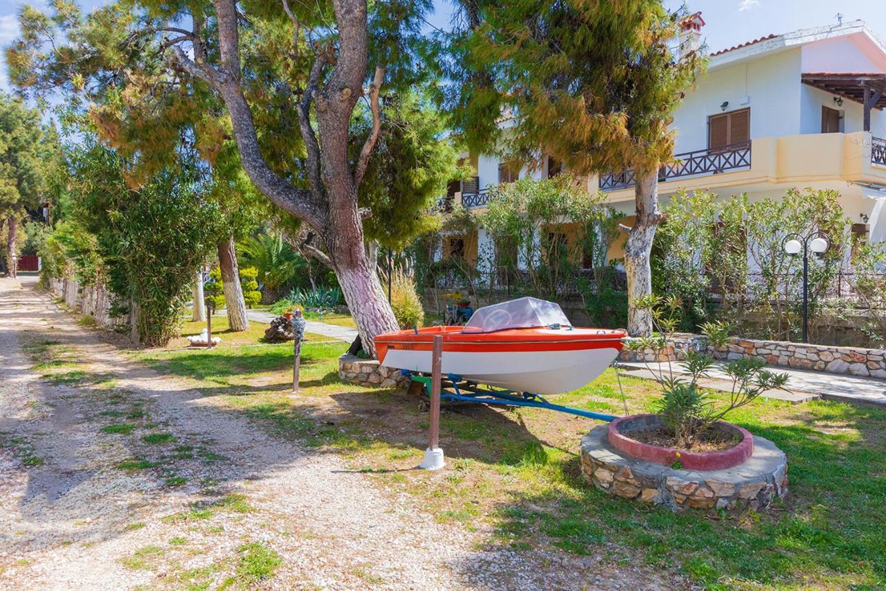 Galazia Akti Seaside Apartments Nikiti  Exteriör bild