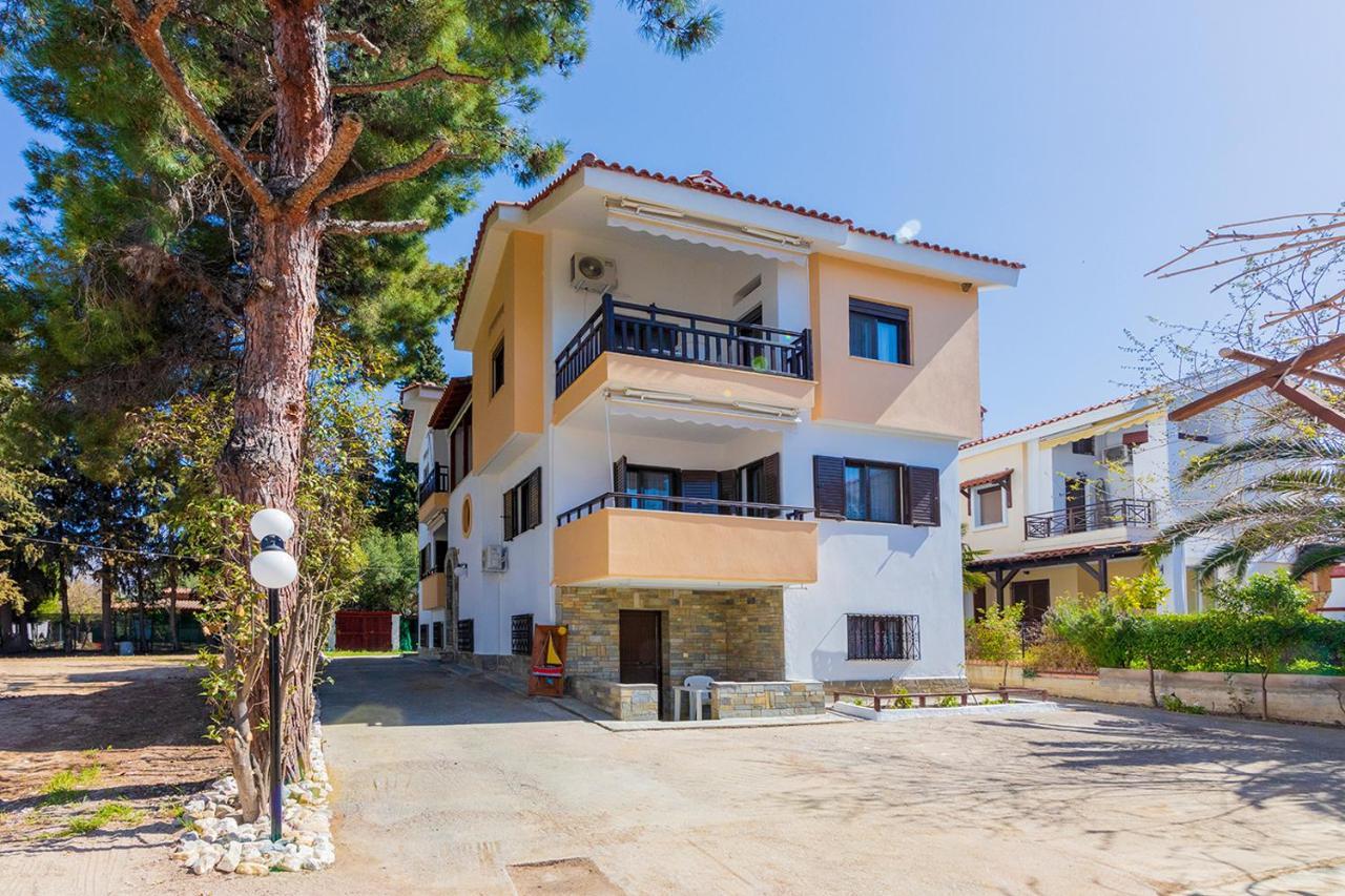 Galazia Akti Seaside Apartments Nikiti  Exteriör bild