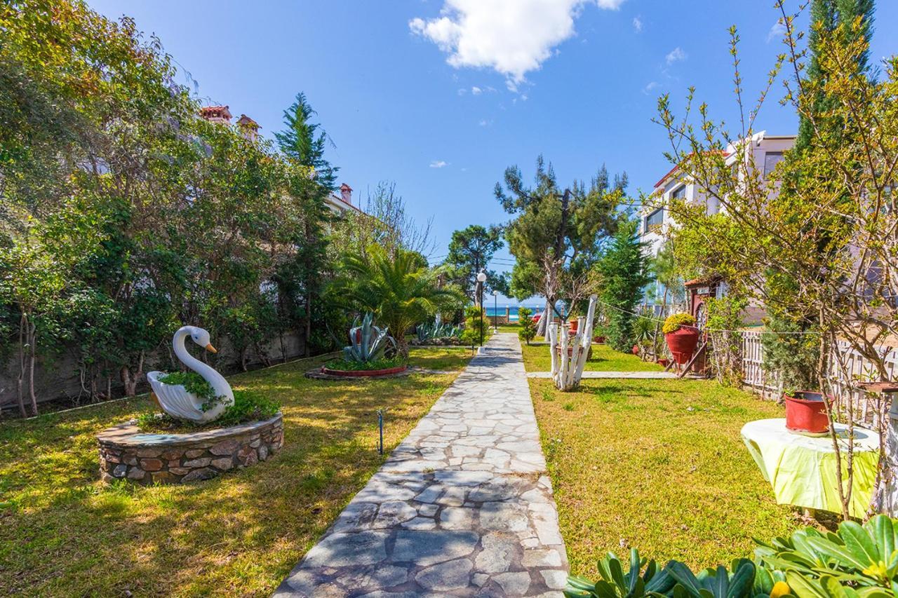 Galazia Akti Seaside Apartments Nikiti  Exteriör bild