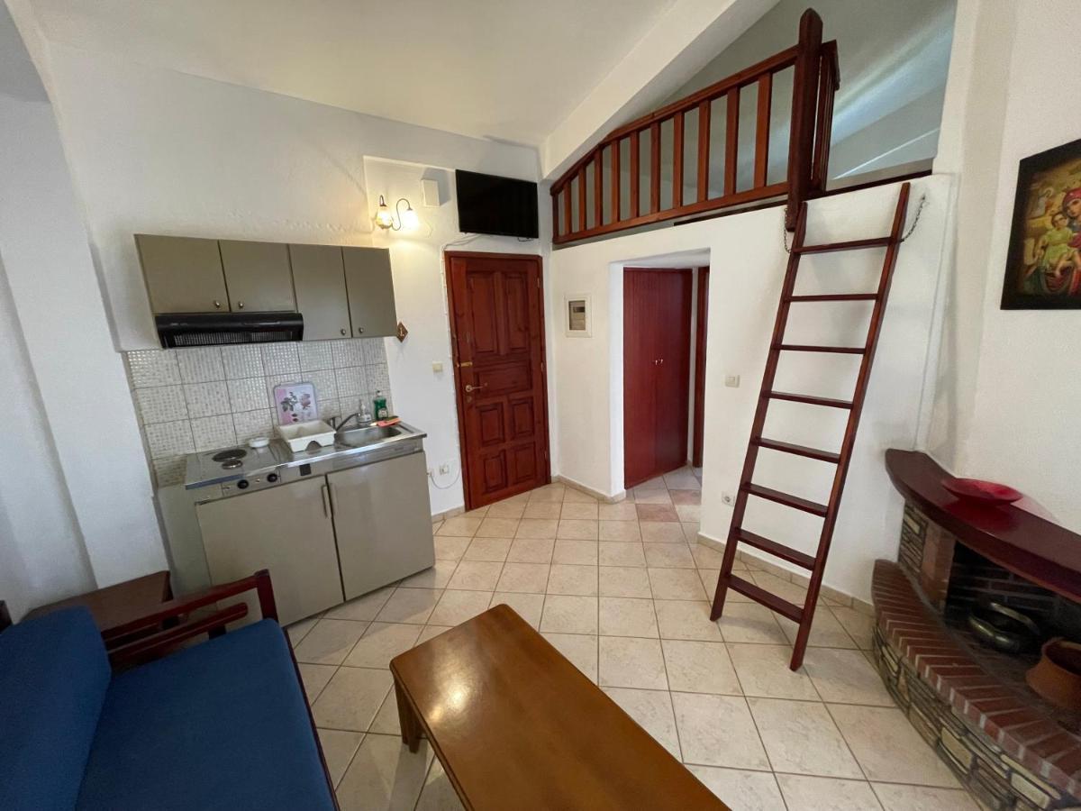 Galazia Akti Seaside Apartments Nikiti  Exteriör bild
