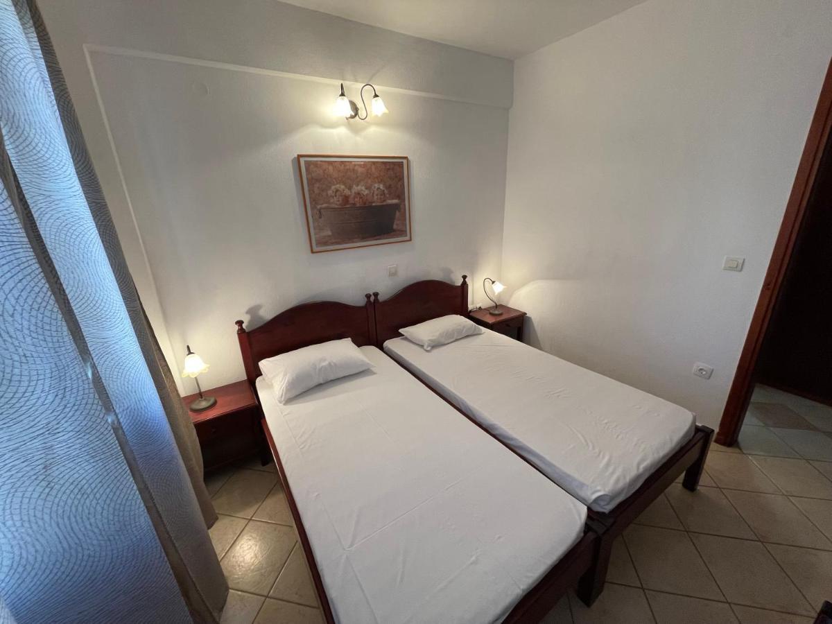 Galazia Akti Seaside Apartments Nikiti  Exteriör bild