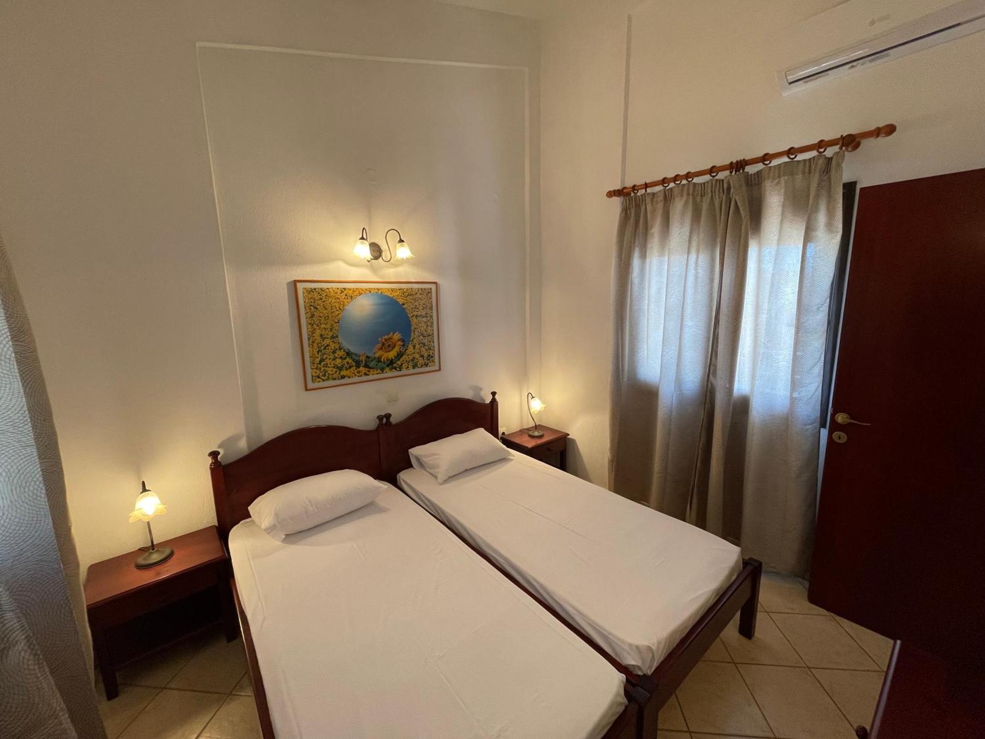 Galazia Akti Seaside Apartments Nikiti  Rum bild