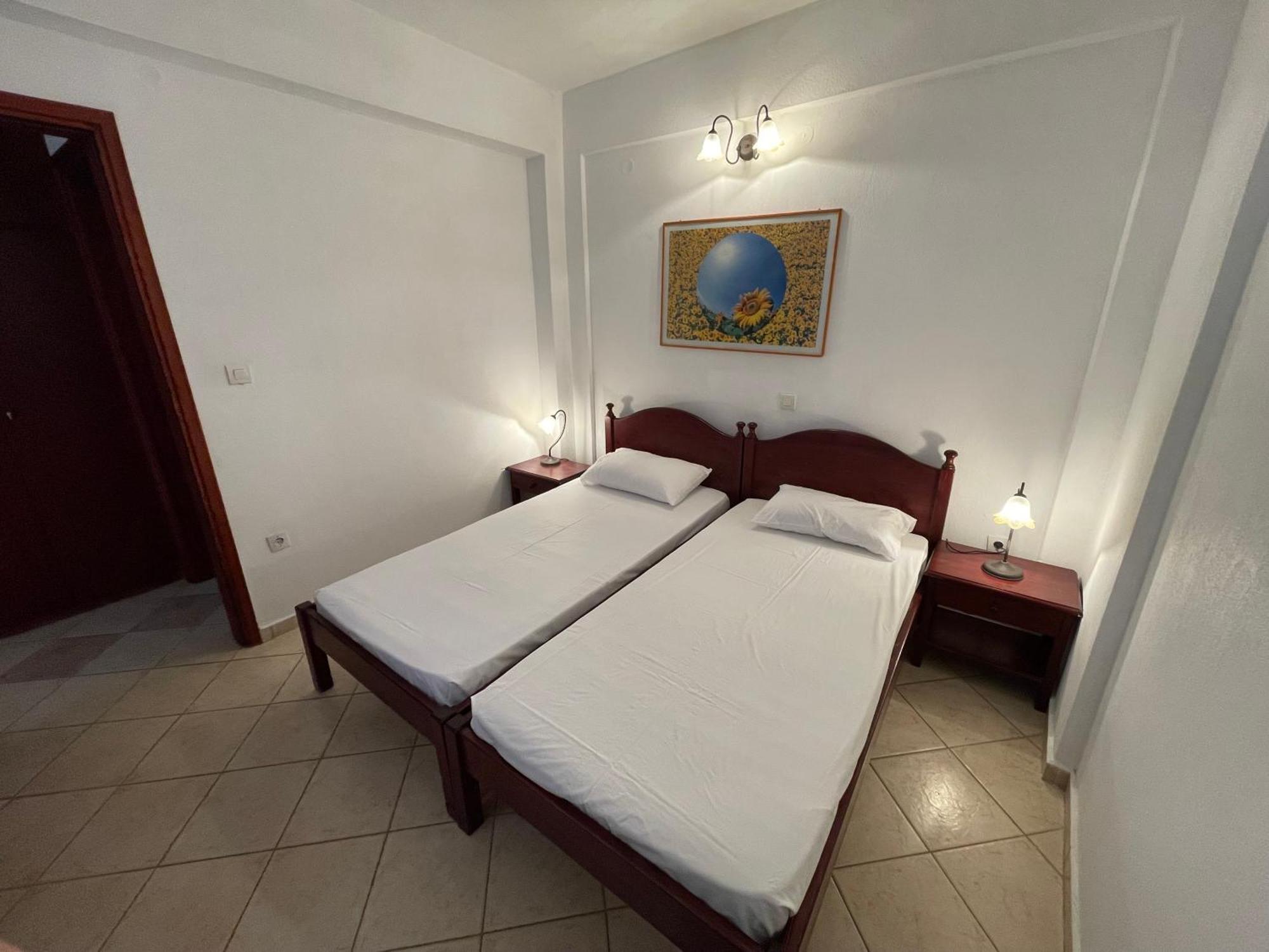 Galazia Akti Seaside Apartments Nikiti  Rum bild